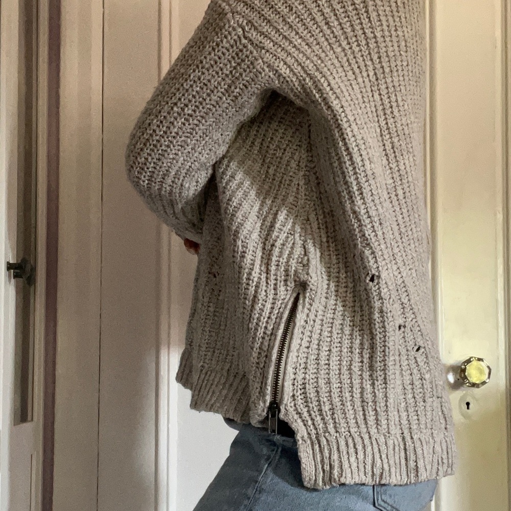 Soft and Cozy Knit Sweater with Side Zip Detail! - Picture 4 of 8